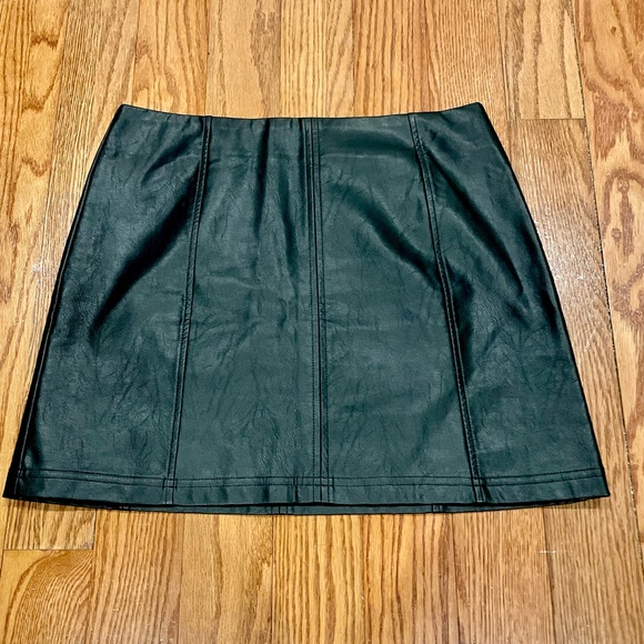 Leather Mini Skirt - Size M - Picture 4 of 8